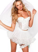 组图：超模康迪斯-斯瓦内普尔制服写真秀性感