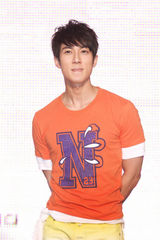 幻灯组图：飞轮海邀请粉丝共同宣传台湾观光