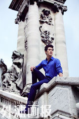 组图：李治廷赴巴黎拍摄杂志封面 玩转复古风