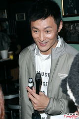 组图：余文乐拒为新片露臀 杜汶泽预告肉搏裸女