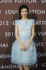 组图：范冰冰巩俐吴奇隆等出席上海时装秀