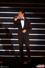 组图：邓丽君纪念演唱会 钟镇涛周杰伦登台