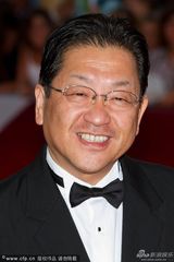 组图：《起风了》首映 泷本美织穿红裙可爱比V