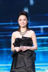 组图：陈思思开唱人气火爆 曾志伟主持twins任嘉宾