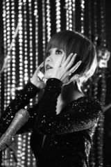 组图：金海心自立门户 全新黑白风格写真曝光