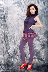 组图：杜若溪写真秀曼妙身姿 轻熟女气质柔美