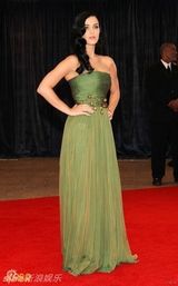 组图：水果姐亮相白宫晚宴 绿色长裙显身材曲线