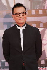 组图：曾志伟生日主持金像奖 郑中基携妻亮相