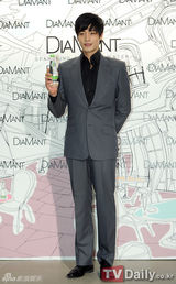 组图：韩星李天熙河正宇等亮相品牌活动