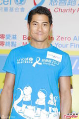 组图：郭富城演床戏尴尬 被问绯闻女友闪人