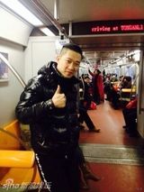 组图：春晚后台花絮集锦 看演员们忙些啥