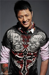 组图：“坏男人”林江国写真 满脸坏笑魅力十足