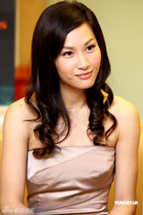 幻灯图：甄子丹捧场《锦衣卫》首映 吴尊徐子珊出席