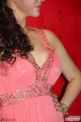 组图：霍震霆已为长孙取名 彭丹性感不忘爱国