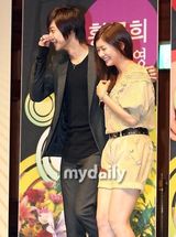 组图：韩版《恶作剧之吻》发布会 主创开心宣传