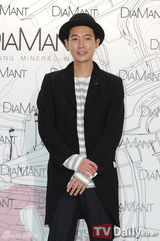 组图：韩星李天熙河正宇等亮相品牌活动