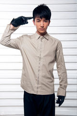 组图：许诺新歌《贼拉拉的想你》宣传照帅气