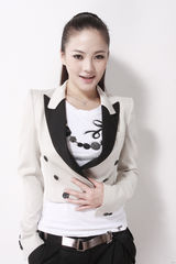 组图：樊蕊帅气写真活力十足