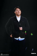 组图：刘德华“体力派”演唱会 与黎明携手同台