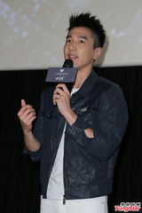 组图：赵又廷撇清绯闻只有高圆圆一个女朋友