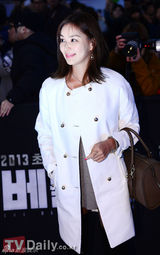 组图：全智贤新片《柏林》首映 李秉宪SJ等力挺