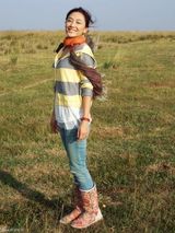 高清组图：应采儿草原写真 感悟自在真我