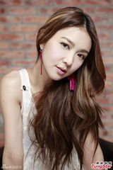 组图：薛凯琪最看重爱情 自曝享受暗恋