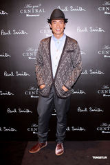 高清图：莫文蔚透露新MV演出浴戏 光头全裸自己做主