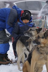 组图：《爸爸》雪乡抢先看 萌娃玩雪脸蛋红扑扑