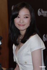 组图：倪妮出席传媒招待会 日本女星香里奈欲变打女