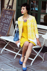 组图：杨雪夏日色彩大片 演绎时尚摩登女郎