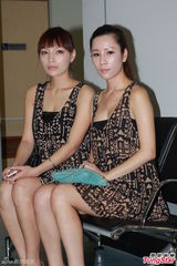 组图：港嫩模组合AD2疑被灌醉拍裸照 报警求助