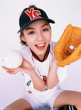 高组图：前超女陈怡日本拍写真 比基尼制服齐上阵