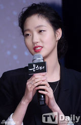 组图：李民基金高恩宣传新片《Monster》