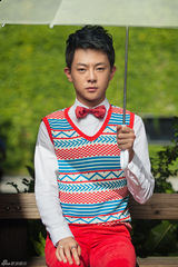 组图：张皓然单曲造型曝光 蘑菇头打造复古风