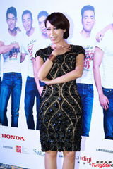 组图：范冰冰助阵COOLGUY 遇痴情粉丝胸前签名