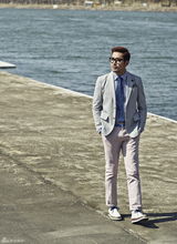 高清组图：韩星河正宇代言服装 西装革履气势足