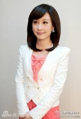 组图：台湾甜美女主播吴宇舒生活照