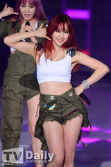 组图：CNBLUE录《The Show》 ToHeart表现抢眼