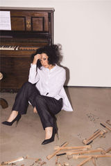 组图：余男杂志大片狂野造型打造颓废艺术范