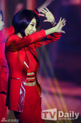 组图：BEAST酷帅助阵公演 Dal★shabet火红性感