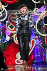 组图：少女时代性感俏舞《MCD》蝉联冠军