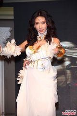 组图：林志玲cos光之女神 挥舞权杖性感曼妙