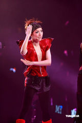 幻灯图集：百变郑秀文跨年精彩个人演唱会