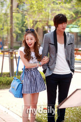 组图：李敏镐具荷拉参加《城市猎人》公开拍摄