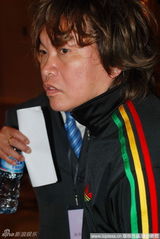 幻灯图：韩雨芹嫁豪门上海再摆酒 向张国立夫妇敬茶