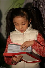 组图：绿色天使少儿新年音乐会 林妙可等童星助阵