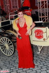 组图：曹光彪孙女办亿元堡垒婚礼齐聚名流