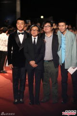 组图：《中国合伙人》佟大为陈可辛显亲密