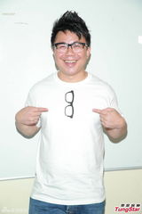 组图：许廷铿再上选秀舞台 开嗓比拼郑俊弘